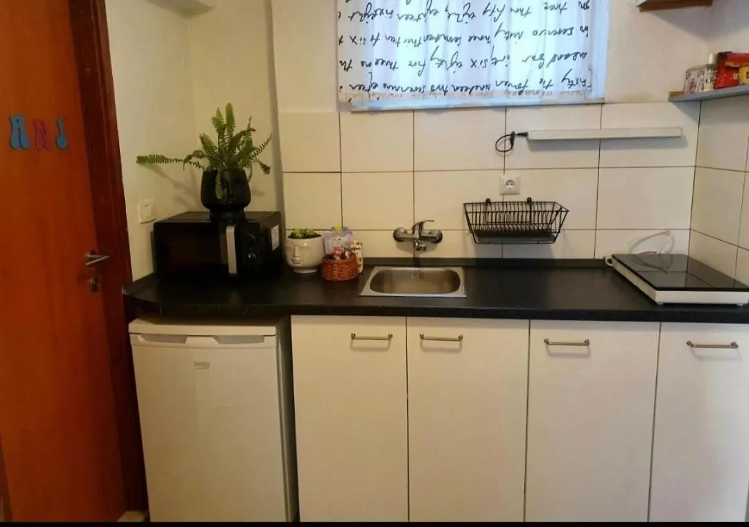 Cozy Apartment contacts